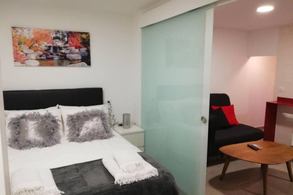 M1 Cool Loft 1 Min Walk To Metro 15 Min Center By Metro Apartment Esplugues de Llobregat Bagian luar foto