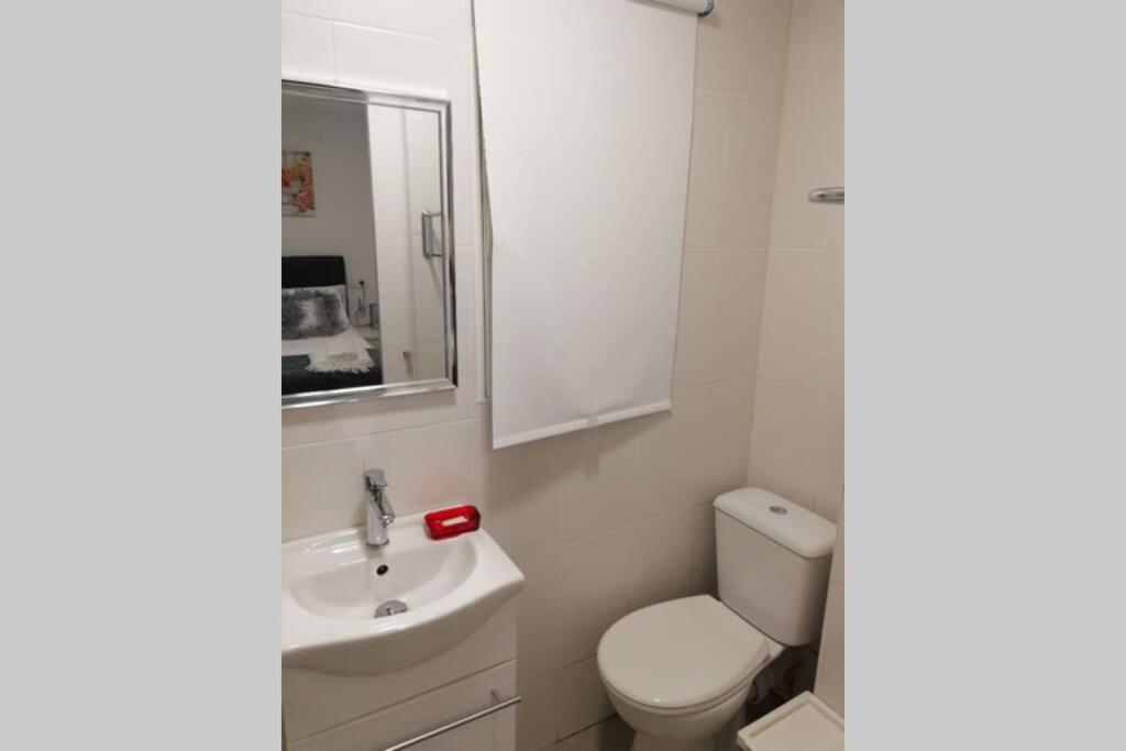 M1 Cool Loft 1 Min Walk To Metro 15 Min Center By Metro Apartment Esplugues de Llobregat Bagian luar foto