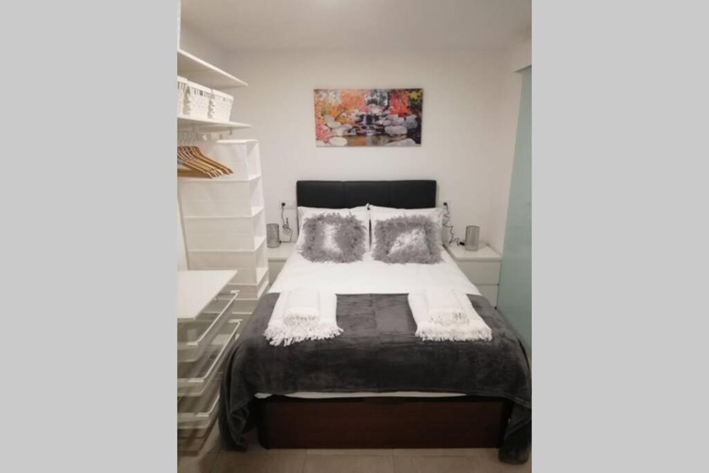 M1 Cool Loft 1 Min Walk To Metro 15 Min Center By Metro Apartment Esplugues de Llobregat Bagian luar foto